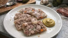 Hausgemachte Schweinesülze: so wird sie schnittfest und würzig