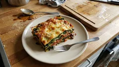 Grünkohl-Lasagne mit Steinpilzen – winterlich, herzhaft und richtig saftig