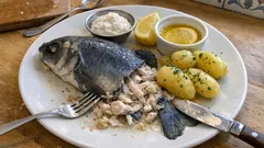 Karpfen blau mit Meerrettichsahne: klassisch, festlich und einfach zubereitet