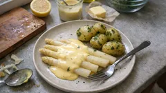 Weißer Spargel mit Sauce Hollandaise und Kartoffeln – der Frühlingsklassiker einfach gemacht