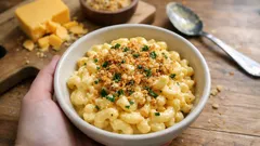 Cremige One Pot Mac’n’Cheese mit knusprigen Bröseln – einfach und schnell gemacht