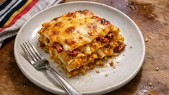 Kürbislasagne mit getrockneten Tomaten – herzhaft, cremig und ganz unkompliziert