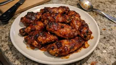 Chicken Wings vom Grill – mit einfacher BBQ-Sauce schön würzig und saftig