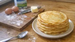 Klassische Pfannkuchen wie bei Oma – mit einfachem Teig, der immer gelingt