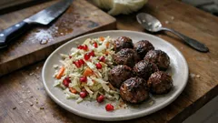 Kalbfleischfrikadellen mit Krautsalat: ein Klassiker, fein und überraschend frisch