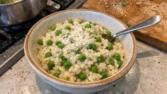 Risi e Bisi wie in Venedig – cremiger Erbsenreis mit wenig Zutaten