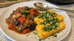 Ratatouille mit knusprigen Polenta-Sticks – einfach, mediterran und voller Aroma