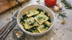 Hausgemachte Ravioli mit Ziegenkäse und Spinat – so fein und doch ganz einfach