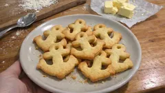 Mürbe Butterkekse aus einfachem Teig – dieses Rezept gelingt immer
