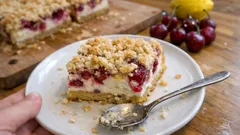 Kirsch-Quark-Streuselkuchen vom Blech: saftig, cremig und gut vorzubereiten