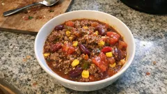 Chili con Carne mit Mais: schnell, sämig und perfekt als One-Pot-Abendessen