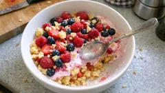 Himbeer-Trifle mit Quark: fruchtig, cremig und ideal zum Vorbereiten