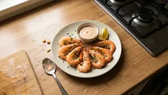 Riesengarnelen mit Cocktailsauce – in wenigen Minuten vorbereitet, perfekt fürs Buffet