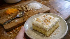 Kokosblechkuchen mit Orange und Walnüssen – saftig, knusprig und einfach gemacht
