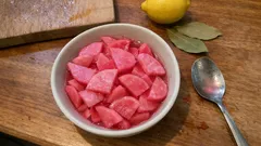 Eingelegte Radieschen: so bleiben sie knackig und bekommen eine feine Zitronennote