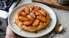 Tarte Tatin mit Blätterteig: so einfach gelingt die karamellige Apfeltarte