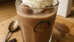 Eisschokolade wie im Café: cremig, kräftig und ganz einfach selbst gemacht